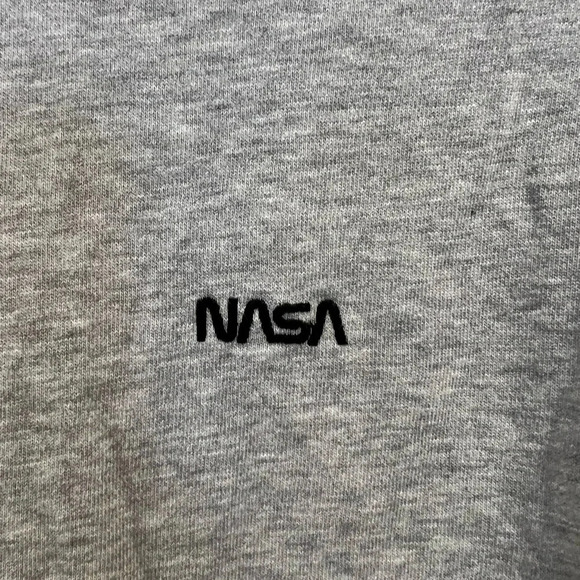 🔥H&M NASA sweatshirt 🔥 - Picture 3 of 7